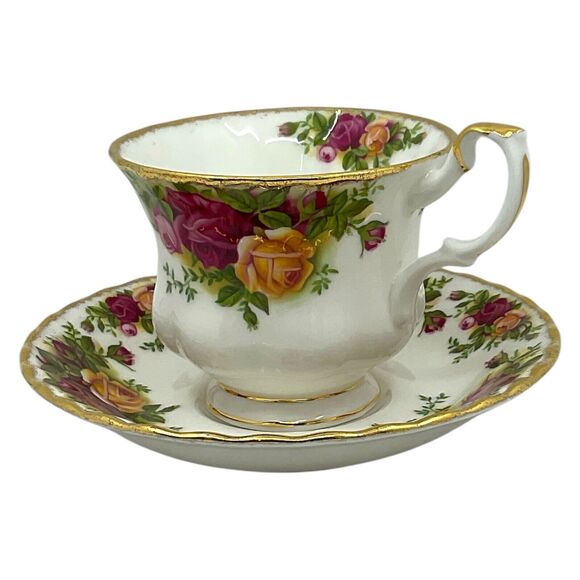 Royal Albert Old Country Roses 1962 Tea Cup and Saucer Bone China England Floral - Picture 3 of 8